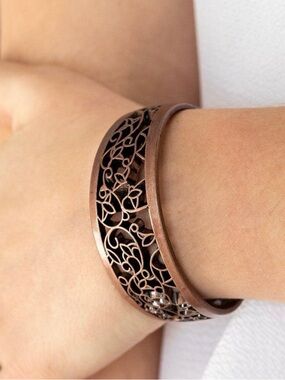 Paparazzi • Vine Garden Copper Cuff Bracelet